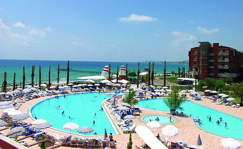 Бассейн отеля TT Hotels Pegasos Club 4* (ТТ Отель Пегасос Клаб 4*) Фото отеля TT Hotels Pegasos Club 4* (ТТ Отель Пегасос Клаб 4*)