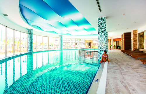 Крытый бассейн отеля Seher Sun Palace Resort & Spa 5* (Сехер Сан Палас Резорт энд Спа 5*) Фото отеля Seher Sun Palace Resort & Spa 5* (Сехер Сан Палас Резорт энд Спа 5*)