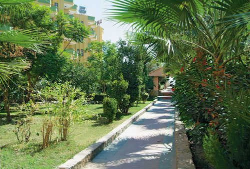 Аллея отеля Sunside Beach Hotel 3* (Сансайд Бич Отель 3*) Фото отеля Sunside Beach Hotel 3* (Сансайд Бич Отель 3*)