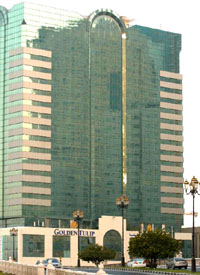 Отель Golden Tulip Sharjah Hotel Apartments 4* (Голден Тулип Шарджа Отель Апартментс 4*) Фото отеля Golden Tulip Sharjah Hotel Apartments 4* (Голден Тулип Шарджа Отель Апартментс 4*)