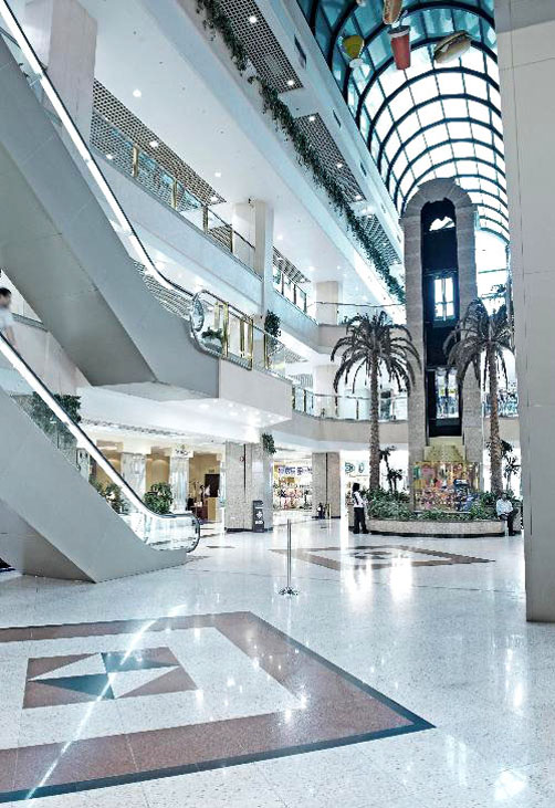 Лобби отеля Golden Tulip Sharjah Hotel Apartments 4* (Голден Тулип Шарджа Отель Апартментс 4*) Фото отеля Golden Tulip Sharjah Hotel Apartments 4* (Голден Тулип Шарджа Отель Апартментс 4*)