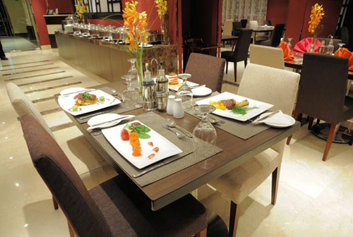Ресторан отеля Al Hamra Hotel Sharjah 4* (Аль Хамра Отель Шарджа 4*) Фото отеля Al Hamra Hotel Sharjah 4* (Аль Хамра Отель Шарджа 4*)