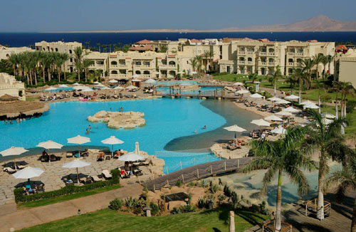 Бассейн отеля Rixos Sharm El Sheikh Resort 5* (Риксос Шарм-эль-Шейх Резорт 5*) Фото отеля Rixos Sharm El Sheikh Resort 5* (Риксос Шарм-эль-Шейх Резорт 5*)