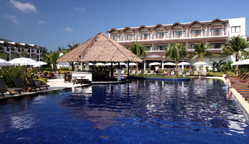 Бассейн отеля Kamala Beach Resort 4* (Камала Бич Резорт 4*) Фото отеля Kamala Beach Resort 4* (Камала Бич Резорт 4*)