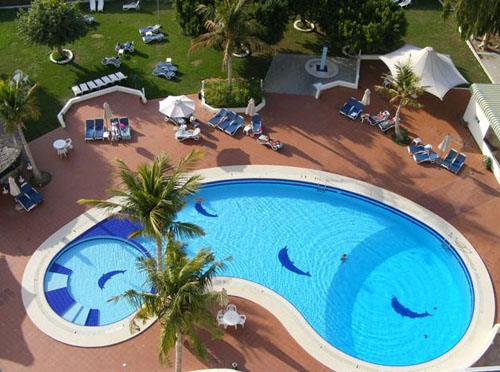Бассейн отеля Holiday International Sharjah 4* (Холидей Интернешнл Шарджа 4*) Фото отеля Holiday International Sharjah 4* (Холидей Интернешнл Шарджа 4*)