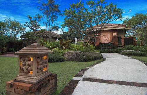 Отель Karon Whale Resort Phuket 3* (Карон Вайл Резорт Пхукет 3*) Фото отеля Karon Whale Resort Phuket 3* (Карон Вайл Резорт Пхукет 3*)