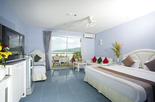 Номер отеля Chalong Beach Hotel & Spa 4* (Чалонг Бич Отель энд Спа 4*) Фото отеля Chalong Beach Hotel & Spa 4* (Чалонг Бич Отель энд Спа 4*)