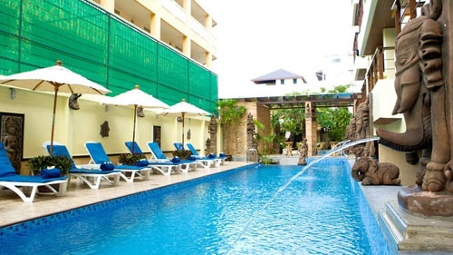 Бассейн отеля Poppa Palace 3* (Попа Палас 3*) Фото отеля Poppa Palace 3* (Попа Палас 3*)