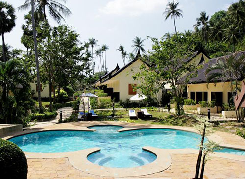 Бассейн отеля All Seasons Naiharn Phuket 3* (Ол Сизонс Найхарн Пхукет 3*) Фото отеля All Seasons Naiharn Phuket 3* (Ол Сизонс Найхарн Пхукет 3*)