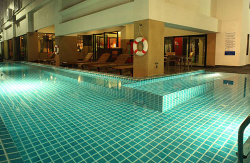 Бассейн отеля PGS Hotels Patong 3* (ПГС Отель Патонг 3*) Фото отеля PGS Hotels Patong 3* (ПГС Отель Патонг 3*)