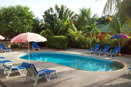 Бассейн отеля Club Coconut Resort 3* (Клуб Коконат Резорт 3*) Фото отеля Club Coconut Resort 3* (Клуб Коконат Резорт 3*)