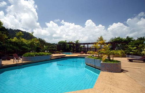 Бассейн отеля Phuket Merlin Hotel 3* (Пхукет Мерлин Отель 3*) Фото отеля Phuket Merlin Hotel 3* (Пхукет Мерлин Отель 3*)