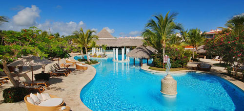 Бассейн отеля Melia Caribe Tropical 5* (Мелиа Кариб Тропикал 5*) Фото отеля Melia Caribe Tropical 5* (Мелиа Кариб Тропикал 5*)