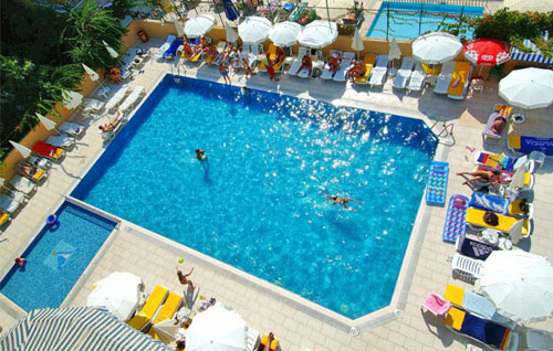 Бассейн отеля Hedef Kleopatra Golden Sun 3* (Хедеф Клеопатра Голден Сан 3*) Фото отеля Hedef Kleopatra Golden Sun 3* (Хедеф Клеопатра Голден Сан 3*)