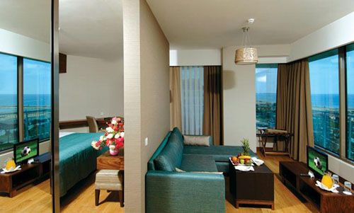Номер Deluxe Suite отеля Commodore Elite Suites Spa 5* (Коммодоре Элит Сьютс Спа 5*) Фото отеля Commodore Elite Suites Spa 5* (Коммодоре Элит Сьютс Спа 5*)