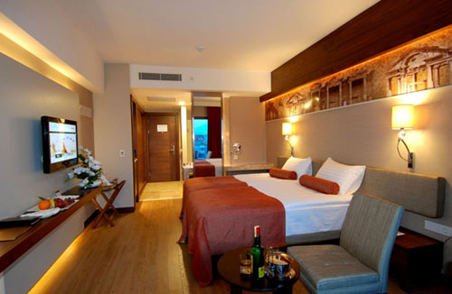 Номер Elite Room отеля Commodore Elite Suites Spa 5* (Коммодоре Элит Сьютс Спа 5*) Фото отеля Commodore Elite Suites Spa 5* (Коммодоре Элит Сьютс Спа 5*)
