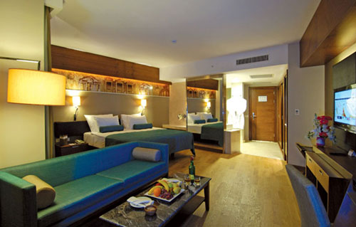 Номер Elite Suite отеля Commodore Elite Suites Spa 5* (Коммодоре Элит Сьютс Спа 5*) Фото отеля Commodore Elite Suites Spa 5* (Коммодоре Элит Сьютс Спа 5*)