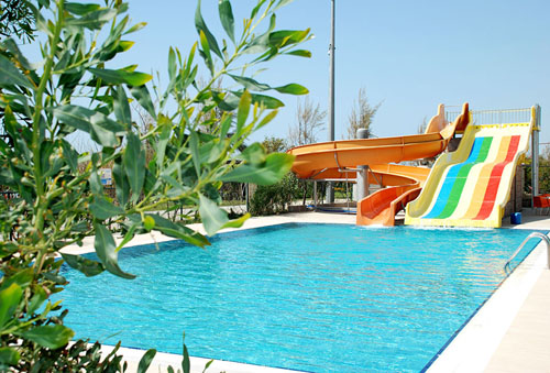 Водные горки отеля Commodore Elite Suites Spa 5* (Коммодоре Элит Сьютс Спа 5*) Фото отеля Commodore Elite Suites Spa 5* (Коммодоре Элит Сьютс Спа 5*)