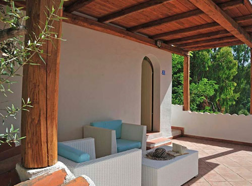 Терраса в номере отеля Arbatax Park Resort Telis 4* (Арбатакс Парк Резорт Телис 4*) Фото отеля Arbatax Park Resort Telis 4* (Арбатакс Парк Резорт Телис 4*)