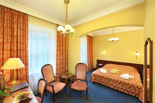 Номер Superior Room отеля Hotel Kummer 4* (Отель Куммер 4*) Фото отеля Hotel Kummer 4* (Отель Куммер 4*)
