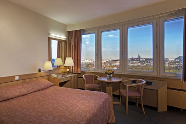 Номер Standard Room отеля Danubius Hotel Budapest 4* (Данубиус Отель Будапешт 4*) Фото отеля Danubius Hotel Budapest 4* (Данубиус Отель Будапешт 4*)