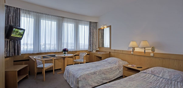 Номер Standard Room отеля Danubius Hotel Budapest 4* (Данубиус Отель Будапешт 4*) Фото отеля Danubius Hotel Budapest 4* (Данубиус Отель Будапешт 4*)
