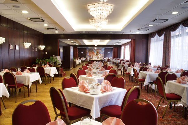 Ресторан отеля Danubius Hotel Budapest 4* (Данубиус Отель Будапешт 4*) Фото отеля Danubius Hotel Budapest 4* (Данубиус Отель Будапешт 4*)