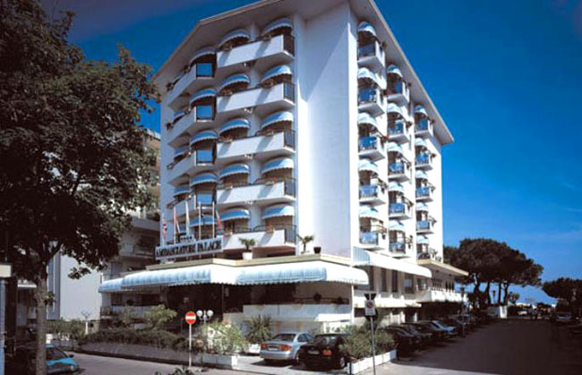 Отель Ambasciatori Palace 4* (Амбасчиатори Палас 4*) Фото отеля Ambasciatori Palace 4* (Амбасчиатори Палас 4*)