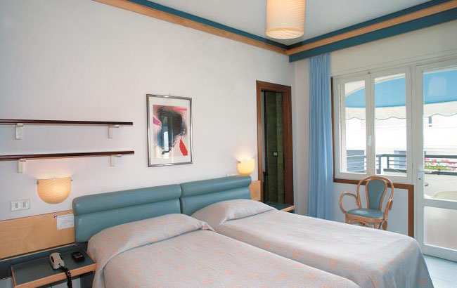 Номер отеля Ambasciatori Palace 4* (Амбасчиатори Палас 4*) Фото отеля Ambasciatori Palace 4* (Амбасчиатори Палас 4*)