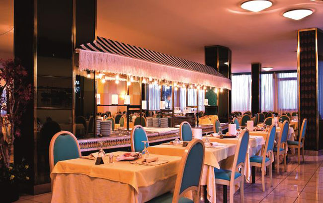 Ресторан отеля Ambasciatori Palace 4* (Амбасчиатори Палас 4*) Фото отеля Ambasciatori Palace 4* (Амбасчиатори Палас 4*)