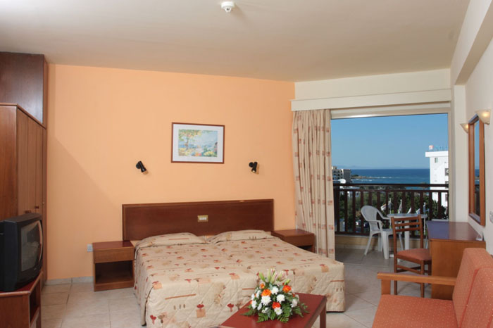 Номер отеля Vangelis Hotel Apts Class A 4* (Вангелис Отель Апартаменты Класс А 4*) Фото отеля Vangelis Hotel Apts Class A 4* (Вангелис Отель Апартаменты Класс А 4*)