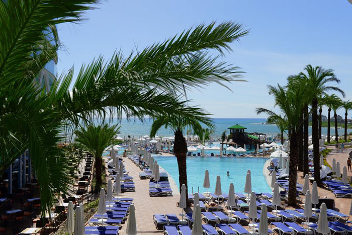 Бассейн отеля Vikingen Infinity Resort & Spa 5* (Викинген Инфинити Резорт энд Спа 5*) Фото отеля Vikingen Infinity Resort & Spa 5* (Викинген Инфинити Резорт энд Спа 5*)
