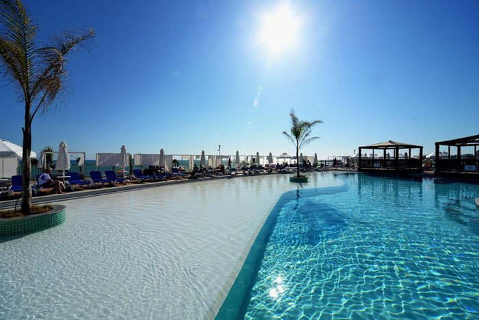 Бассейн отеля Vikingen Infinity Resort & Spa 5* (Викинген Инфинити Резорт энд Спа 5*) Фото отеля Vikingen Infinity Resort & Spa 5* (Викинген Инфинити Резорт энд Спа 5*)