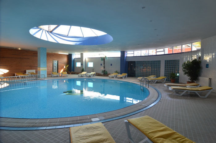 Крытый бассейн отеля Numa Konaktepe Hotel 4* (Нума Конактепе Отель 4*) Фото отеля Numa Konaktepe Hotel 4* (Нума Конактепе Отель 4*)