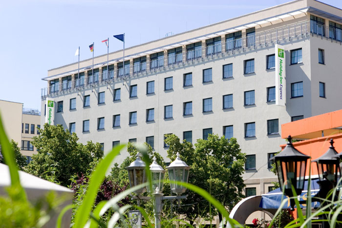 Отель Holiday Inn Express Berlin City Centre 3* (Холидей Инн Экспресс Берлин Сити Центр 3*) Фото отеля Holiday Inn Express Berlin City Centre 3* (Холидей Инн Экспресс Берлин Сити Центр 3*)