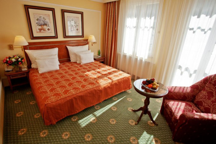 Номер Comfort Plus Room отеля Carlsbad Plaza 5* (Карлсбад Плаза 5*) Фото отеля Carlsbad Plaza 5* (Карлсбад Плаза 5*)