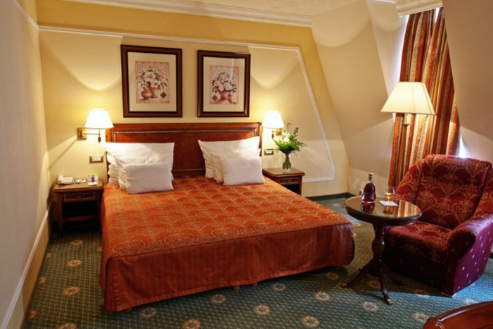Номер Comfort Room отеля Carlsbad Plaza 5* (Карлсбад Плаза 5*) Фото отеля Carlsbad Plaza 5* (Карлсбад Плаза 5*)