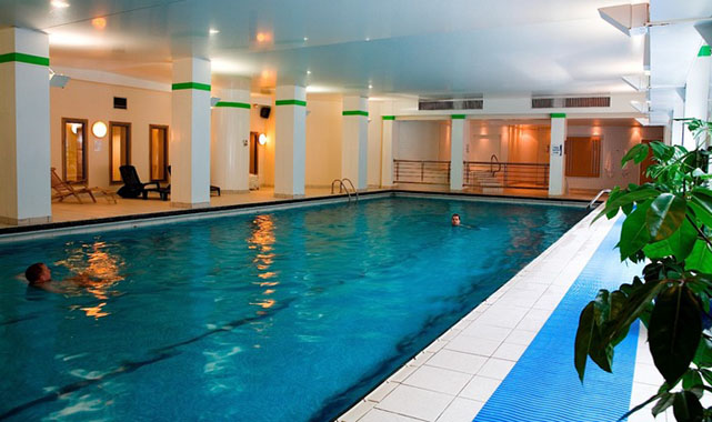 Бассейн отеля Kensington Close Hotel 4* (Кенсингтон Клоуз Отель 4*) Фото отеля Kensington Close Hotel 4* (Кенсингтон Клоуз Отель 4*)