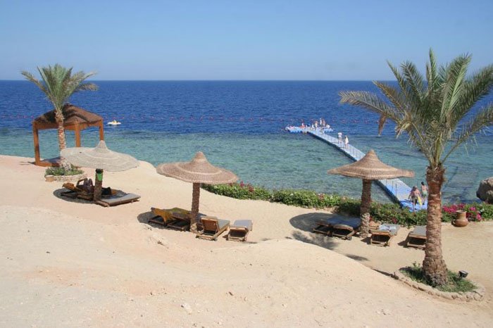 Пляж отеля Monte Carlo Sharm El Sheikh 5* (Монте Карло Шарм-эль-Шейх 5*)