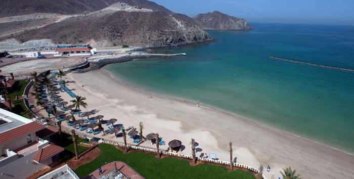 Пляж отеля Oceanic Khorfakkan Resort & Spa 4* (Океаник Корфаккан Резорт энд Спа 4*)