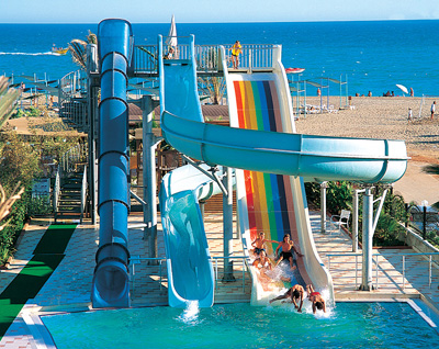 Водные горки в отеле Aydinbey Famous Resort 5* (Айдинбей Фэймос Резорт 5*) Фото отеля Aydinbey Famous Resort 5* (Айдинбей Фэймос Резорт 5*)