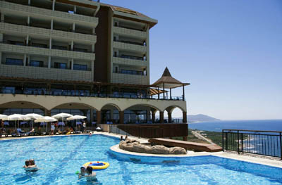 Бассейн отеля Utopia World Hotel 5* (Утопия Ворлд Отель 5*) Фото отеля Utopia World Hotel 5* (Утопия Ворлд Отель 5*)