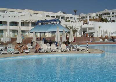 Бассейн отеля Dessole Royal Rojana Resort 5* (Дессоль Роял Роджана Резорт 5*) – Шарм-Эль-Шейх - Египет Фото отеля Dessole Royal Rojana Resort 5* (Дессоль Роял Роджана Резорт 5*) – Шарм-Эль-Шейх - Египет