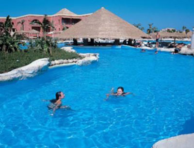Бассейн отеля Laguna Vista Beach Resort 5* (Лагуна Виста Бич Резорт 5*) Фото отеля Laguna Vista Beach Resort 5* (Лагуна Виста Бич Резорт 5*)