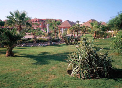 Сад отеля Laguna Vista Beach Resort 5* (Лагуна Виста Бич Резорт 5*) Фото отеля Laguna Vista Beach Resort 5* (Лагуна Виста Бич Резорт 5*)