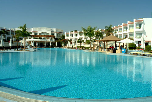 Бассейн отеля Cyrene Sharm Hotel 4* (Сирен Шарм Отель 4*) Фото отеля Cyrene Sharm Hotel 4* (Сирен Шарм Отель 4*)