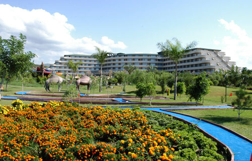 Сад отеля Pemar Beach Resort 5* (Пемар Бич Резорт 5*) Фото отеля Pemar Beach Resort 5* (Пемар Бич Резорт 5*)