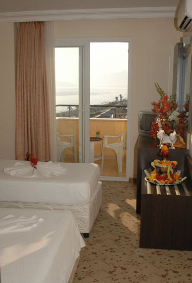 Номер отеля Xeno Hotels Sugar Beach 4* (Ксено Хотелс Шугар Бич 4*) Фото отеля Xeno Hotels Sugar Beach 4* (Ксено Хотелс Шугар Бич 4*)