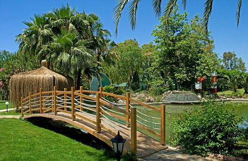 Сад отеля Q Aventura Park Hotel 5* (Кью Авентура Парк Отель 5*) Фото отеля Q Aventura Park Hotel 5* (Кью Авентура Парк Отель 5*)