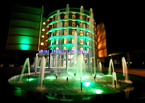 Ночной вид отеля Grand Cortez Resort Hotel & Spa 5* (Гранд Кортес Резорт Отель энд Спа 5*) Фото отеля Grand Cortez Resort Hotel & Spa 5* (Гранд Кортес Резорт Отель энд Спа 5*)